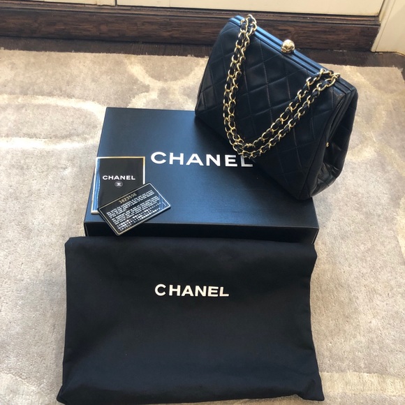 CHANEL Handbags - Authentic CHANEL Vintage Lambskin Black Bag